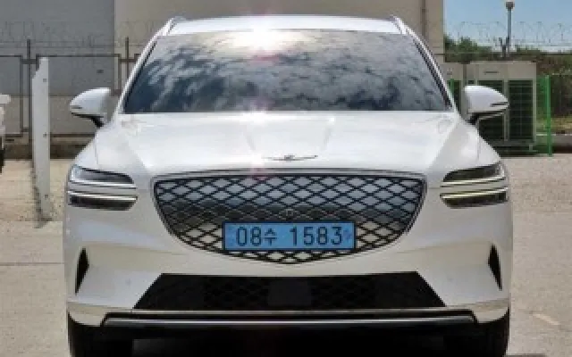 수원수입중고차시세표 일렉트리파이드 GV70 e-AWD 매물 사진 11 - 2022/10 73,684km